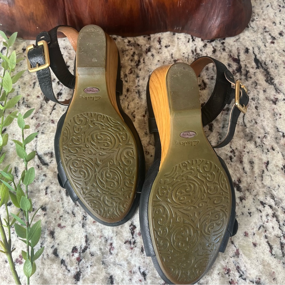 Clark’s Artisan Wedge Sandals - Picture 7 of 10